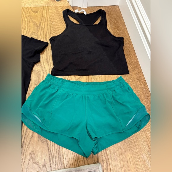 Lululemon Lot - active wear tops and shorts - Picture 5 of 6